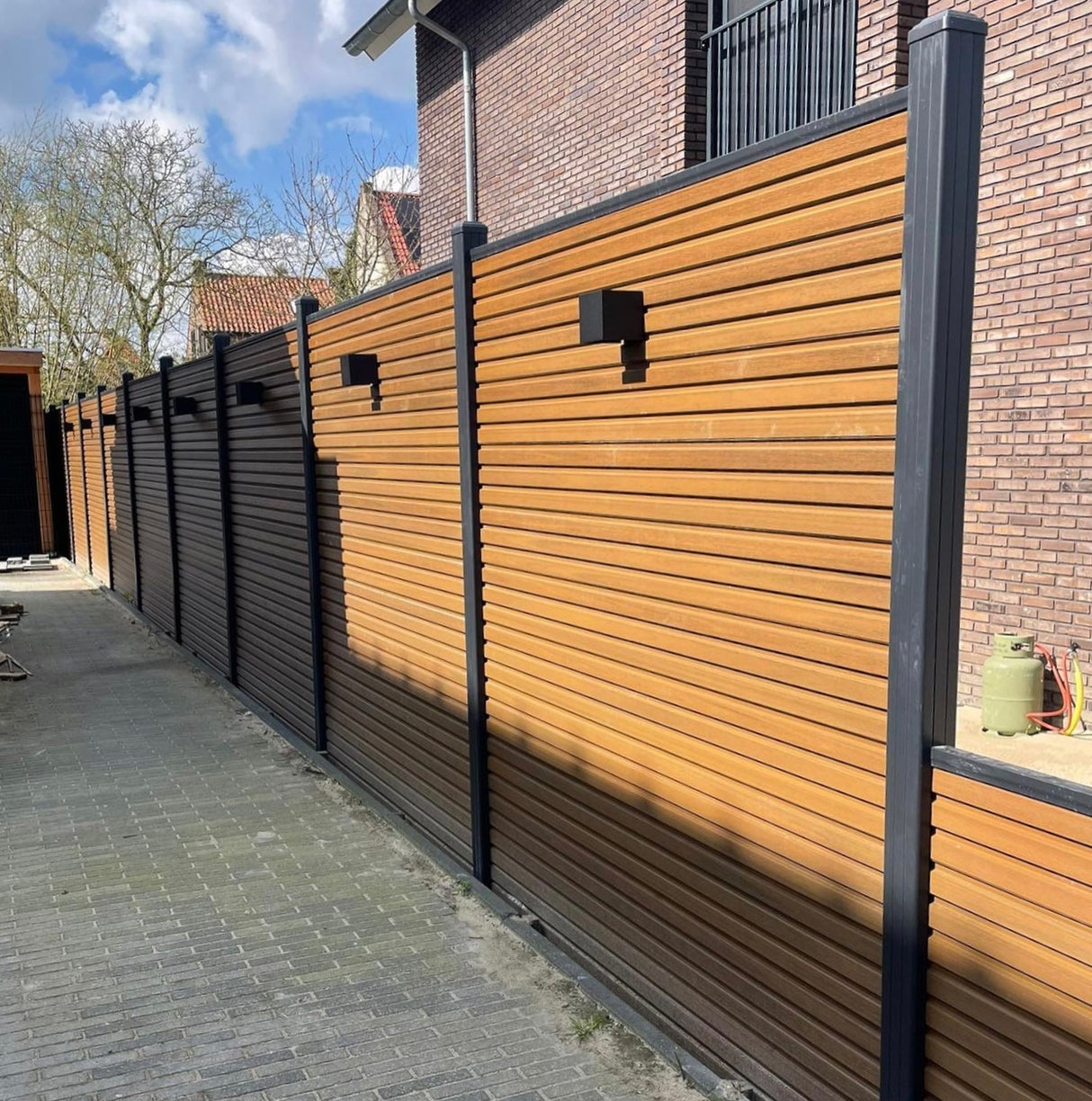 Clôture en composite TEAK rhombus