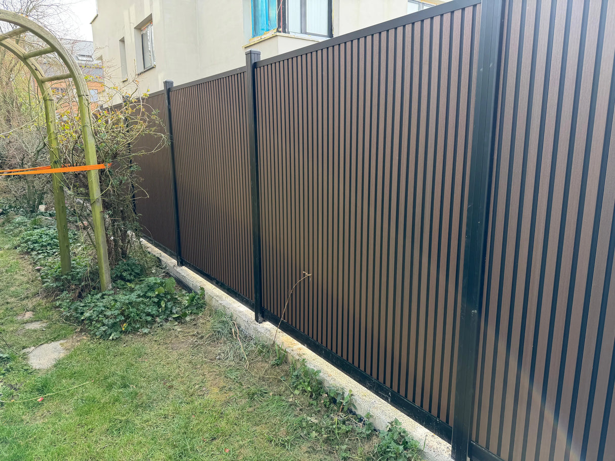 Clôture en composite WALNUT/NOIR rhombus VERTICAL Facadeck