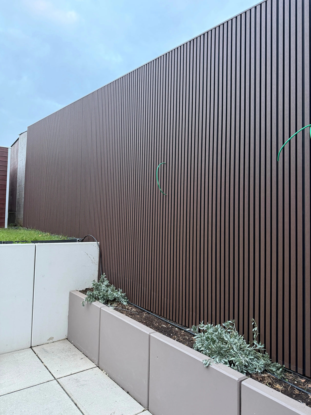 Panneau composite Premium Walnut/Noir 290cm Facadeck