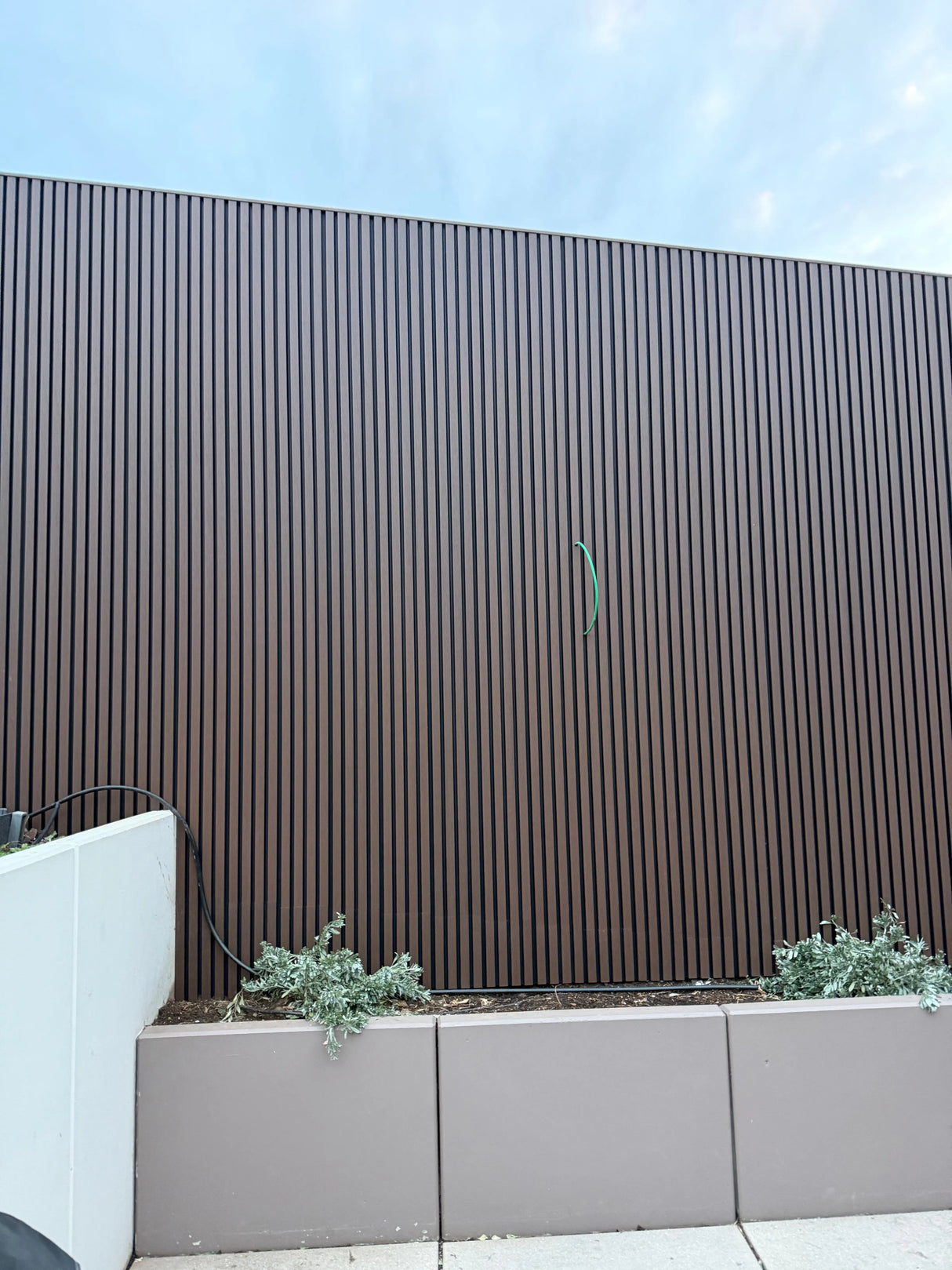 Panneau composite Premium Walnut/Noir 290cm Facadeck