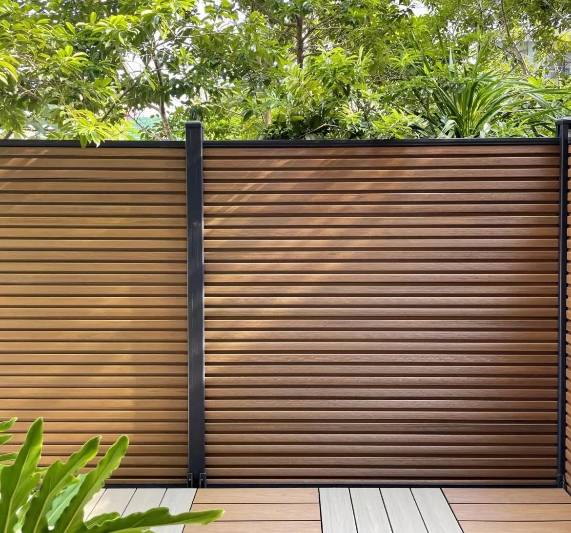 Clôture en composite TEAK rhombus Facadeck