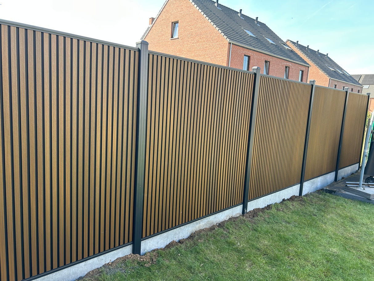 Clôture en composite TEAK/NOIR rhombus VERICAL